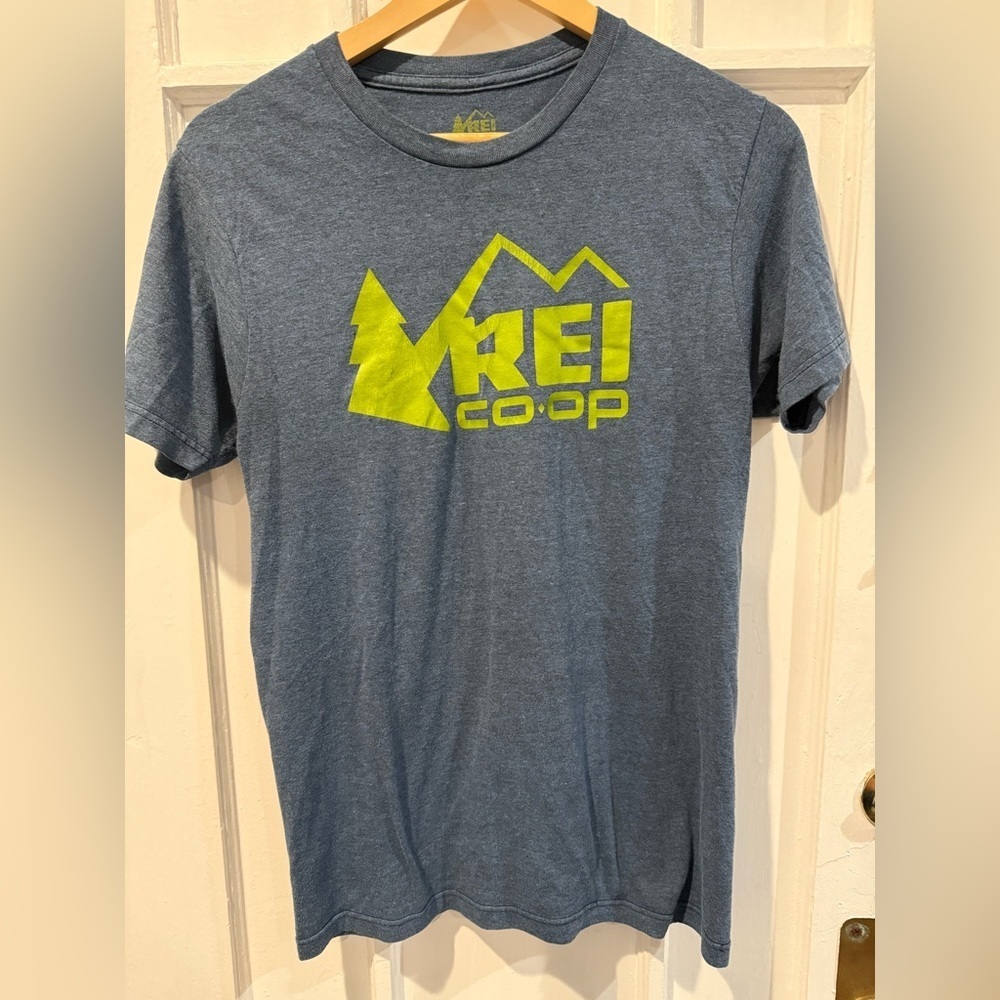 REI Co-Op Blue and Yellow Graphic Tee